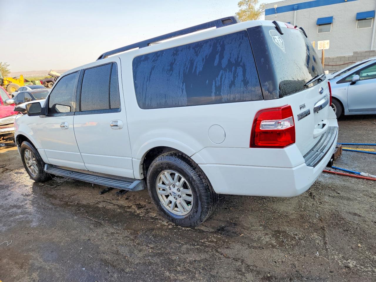 2011 Ford Expedition El Xlt White vin: 1FMJK1J56BEF27038