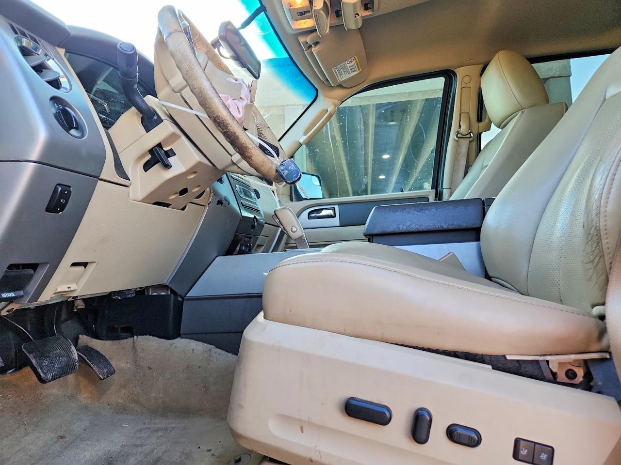 2014 Ford Expedition Black vin: 1FMJK1J56EEF56754