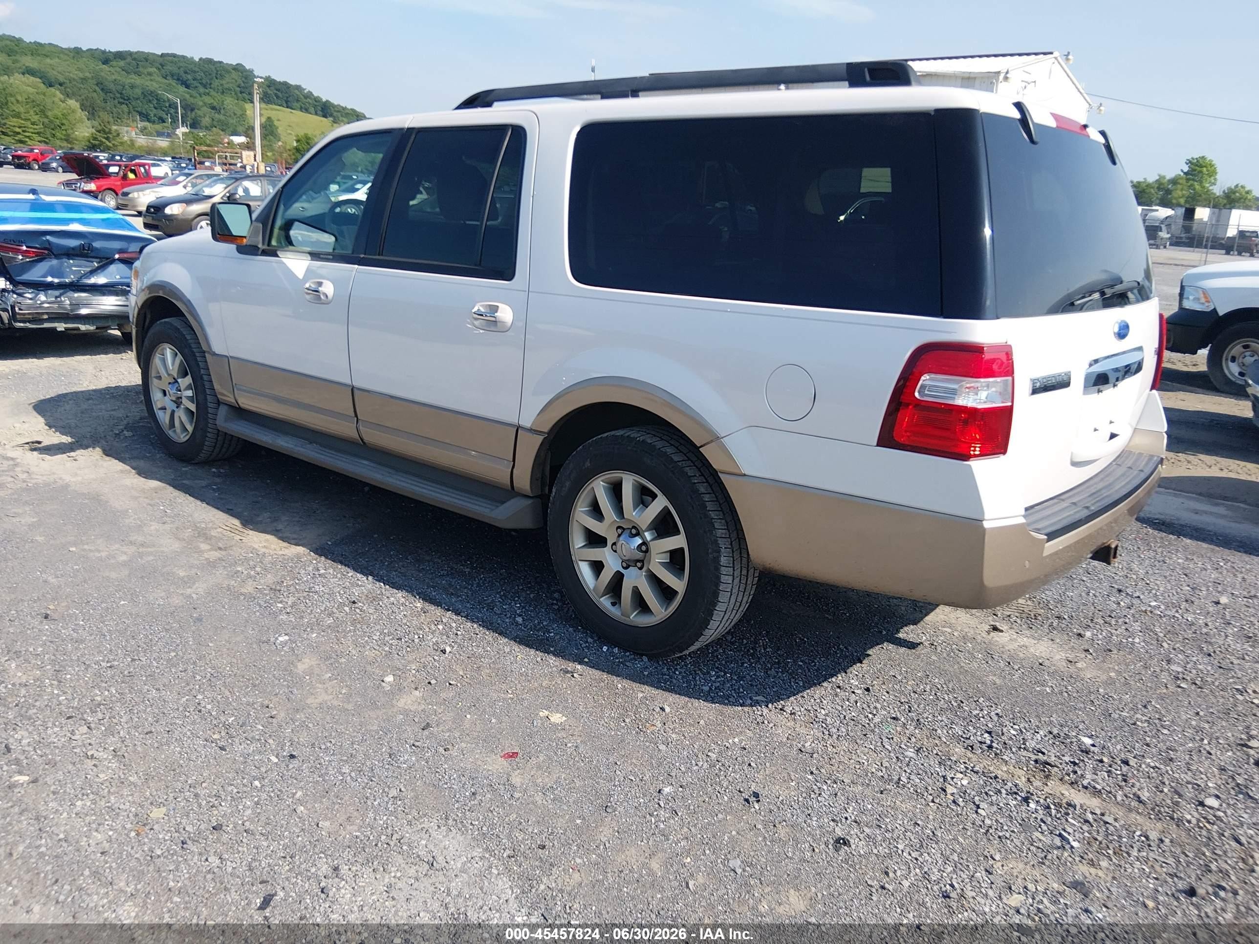 2011 Ford Expedition El Xlt White vin: 1FMJK1J57BEF30854