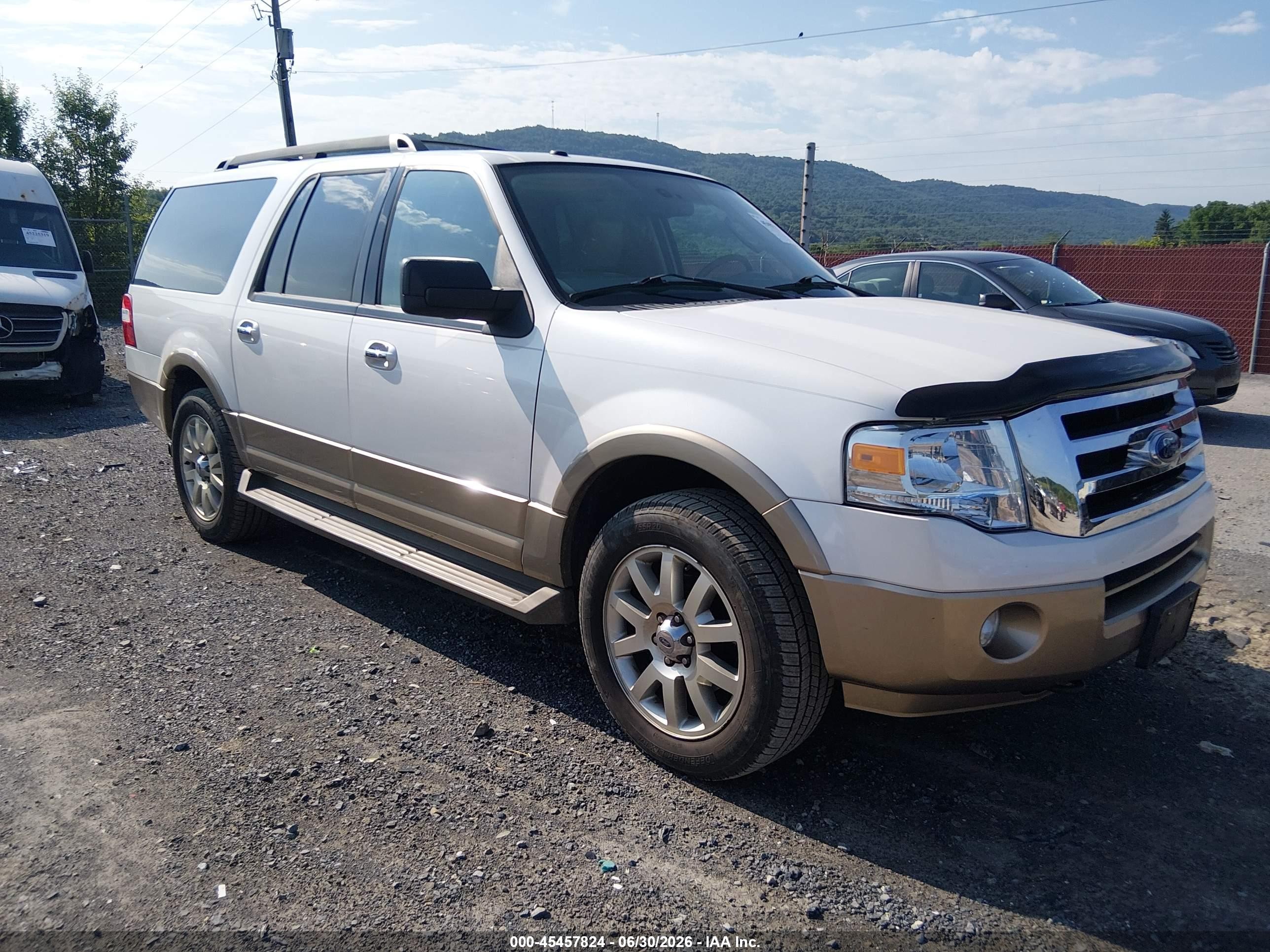 2011 Ford Expedition El Xlt White vin: 1FMJK1J57BEF30854