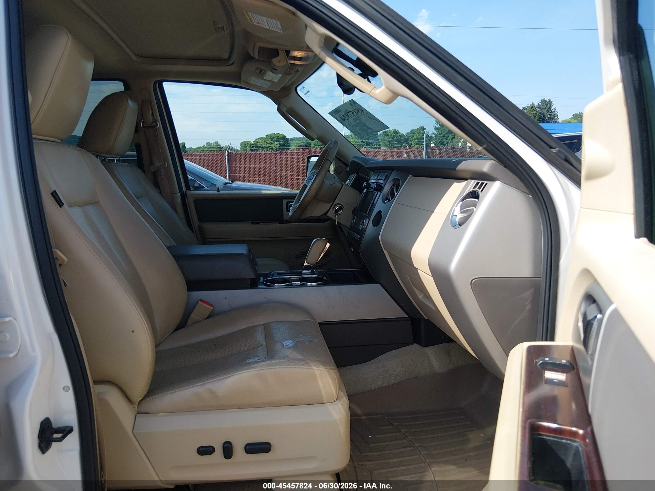 2011 Ford Expedition El Xlt White vin: 1FMJK1J57BEF30854