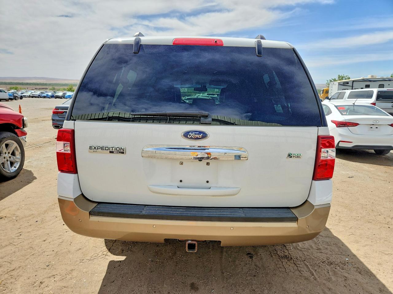 2014 Ford Expedition El Xlt White vin: 1FMJK1J57EEF52180