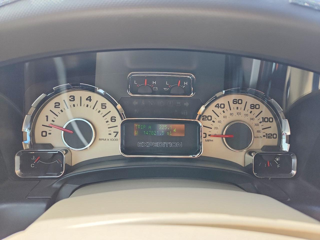 2014 Ford Expedition El Xlt White vin: 1FMJK1J57EEF52180