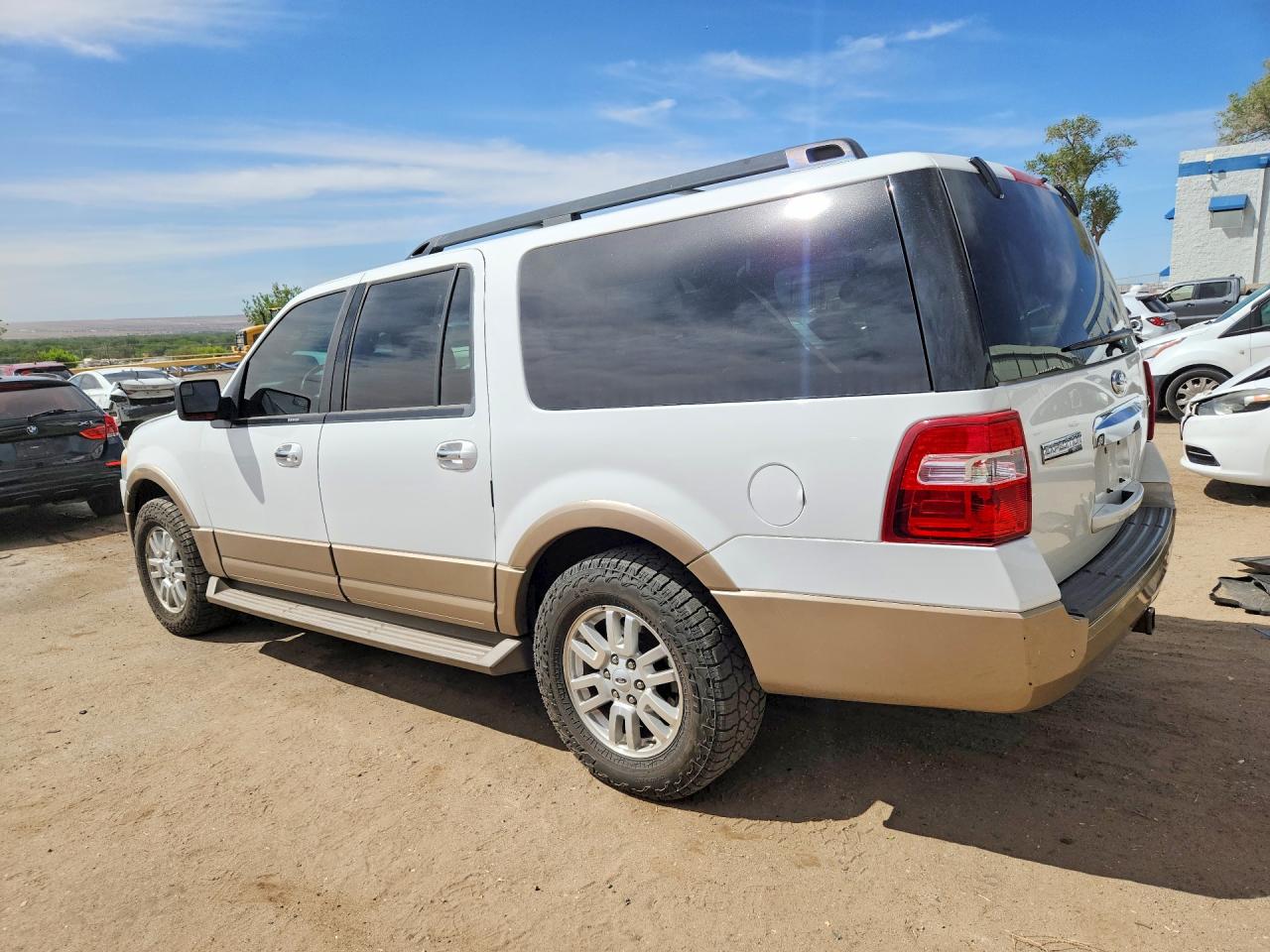 2014 Ford Expedition El Xlt White vin: 1FMJK1J57EEF52180