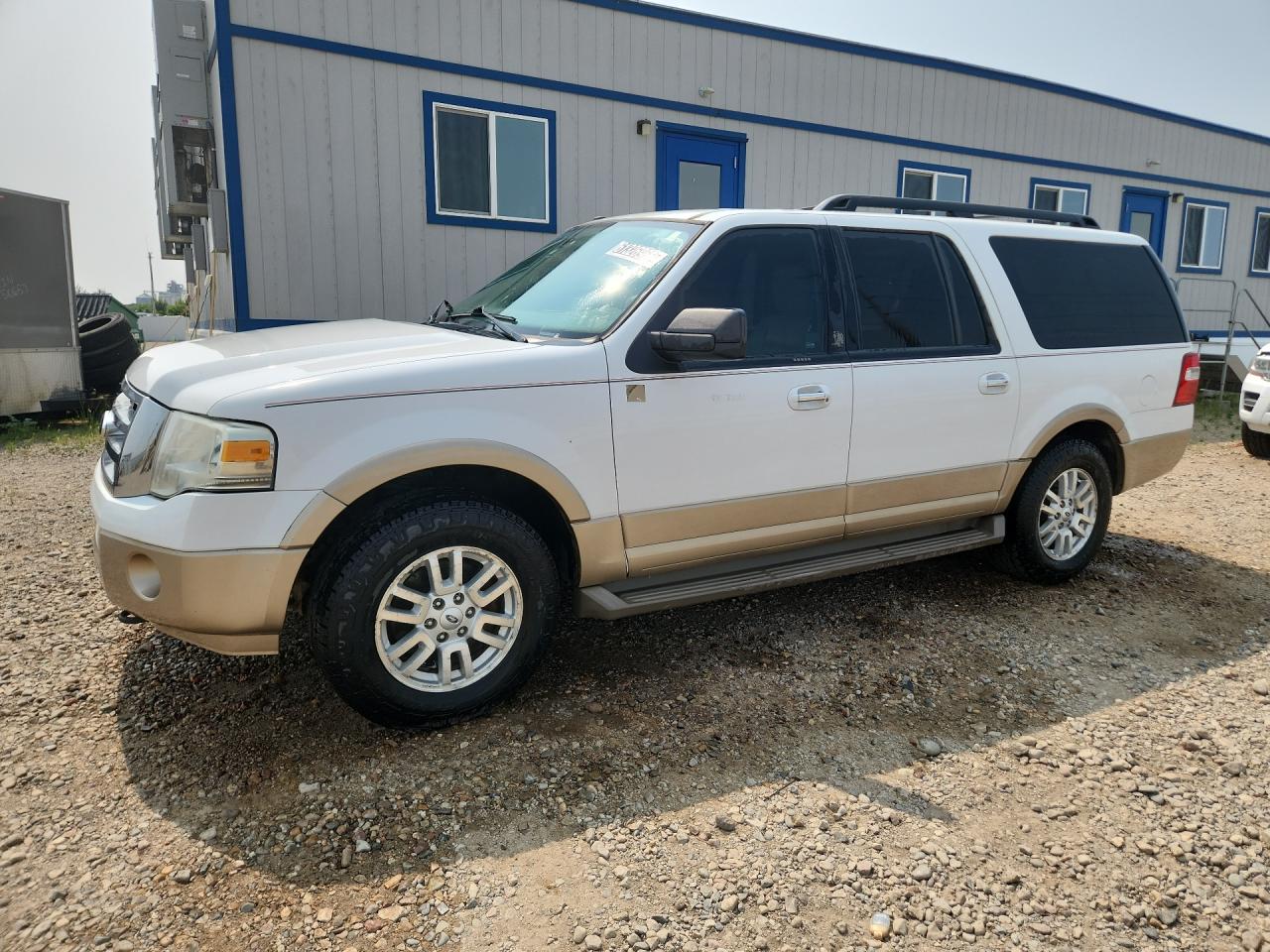 2012 Ford Expedition El Xlt/el King Ranch Белый vin: 1FMJK1J58CEF40374 Damage: Left Front Fender, Dent(S) W/ Paint Dmg, 1/8 To 1/2 Inch
