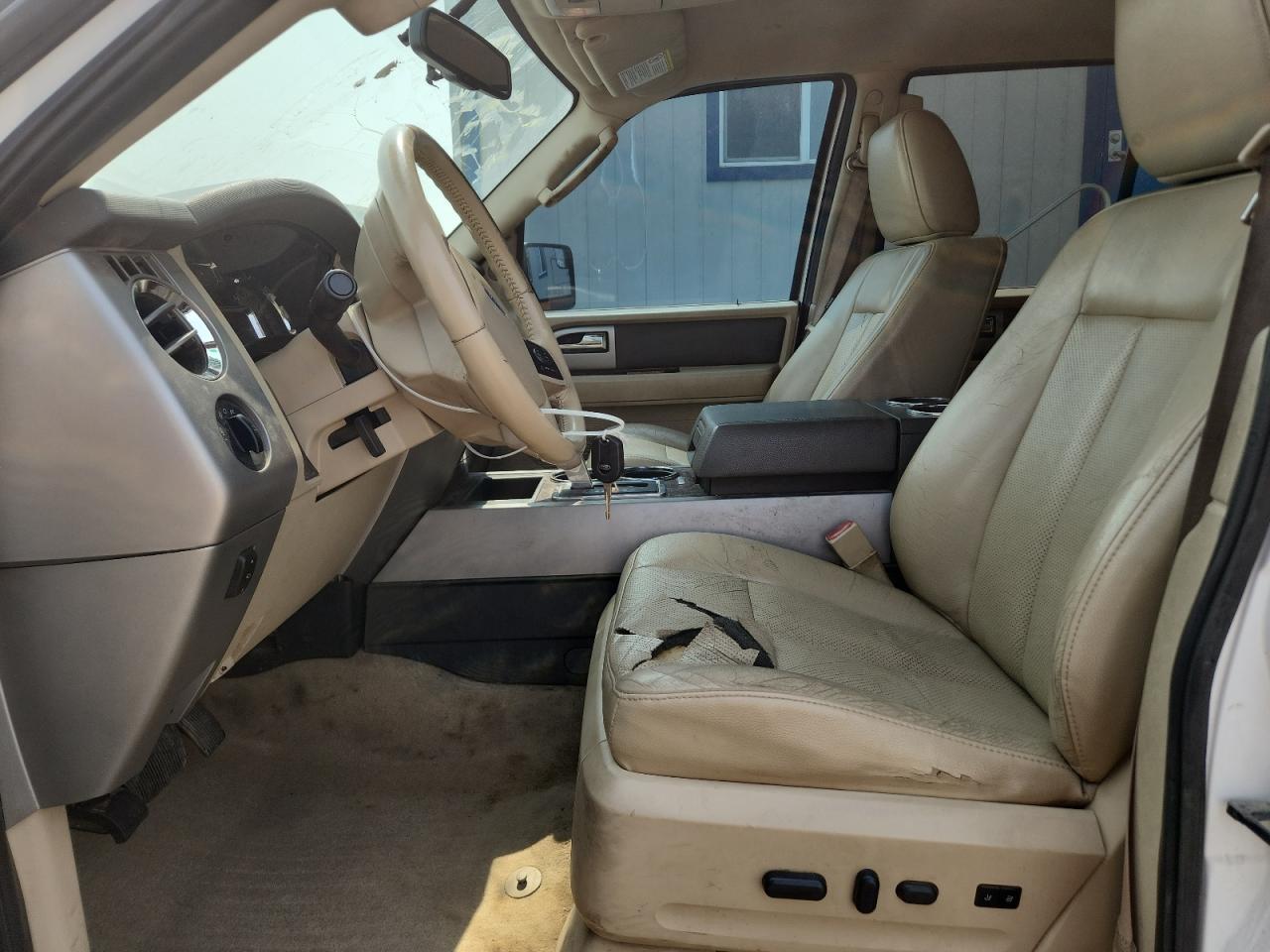 2012 Ford Expedition El Xlt/el King Ranch Белый vin: 1FMJK1J58CEF40374 Damage: Left Front Seat Cushion, Torn, 9 To 10 Inches