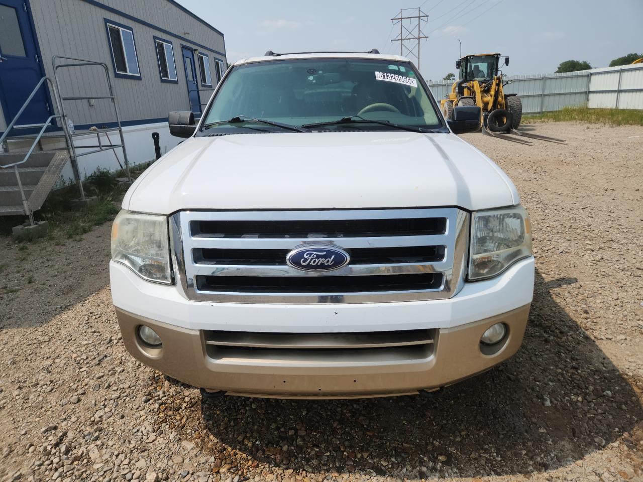 2012 Ford Expedition El Xlt/el King Ranch Белый vin: 1FMJK1J58CEF40374 Damage: Front Bumper Cover Upper, Scraped, 1/8 To 1/2 Inch