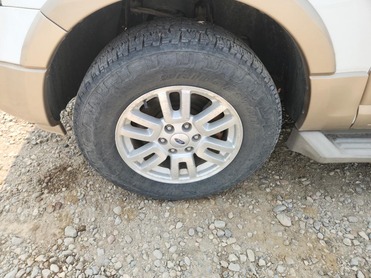 2012 Ford Expedition El Xlt/el King Ranch Белый vin: 1FMJK1J58CEF40374 Damage: Left Front Wheel, Curb Rash, > 12 Inches