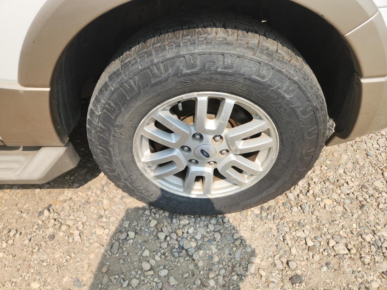 2012 Ford Expedition El Xlt/el King Ranch Белый vin: 1FMJK1J58CEF40374 Damage: Right Front Wheel, Corrosion, > 12 Inches