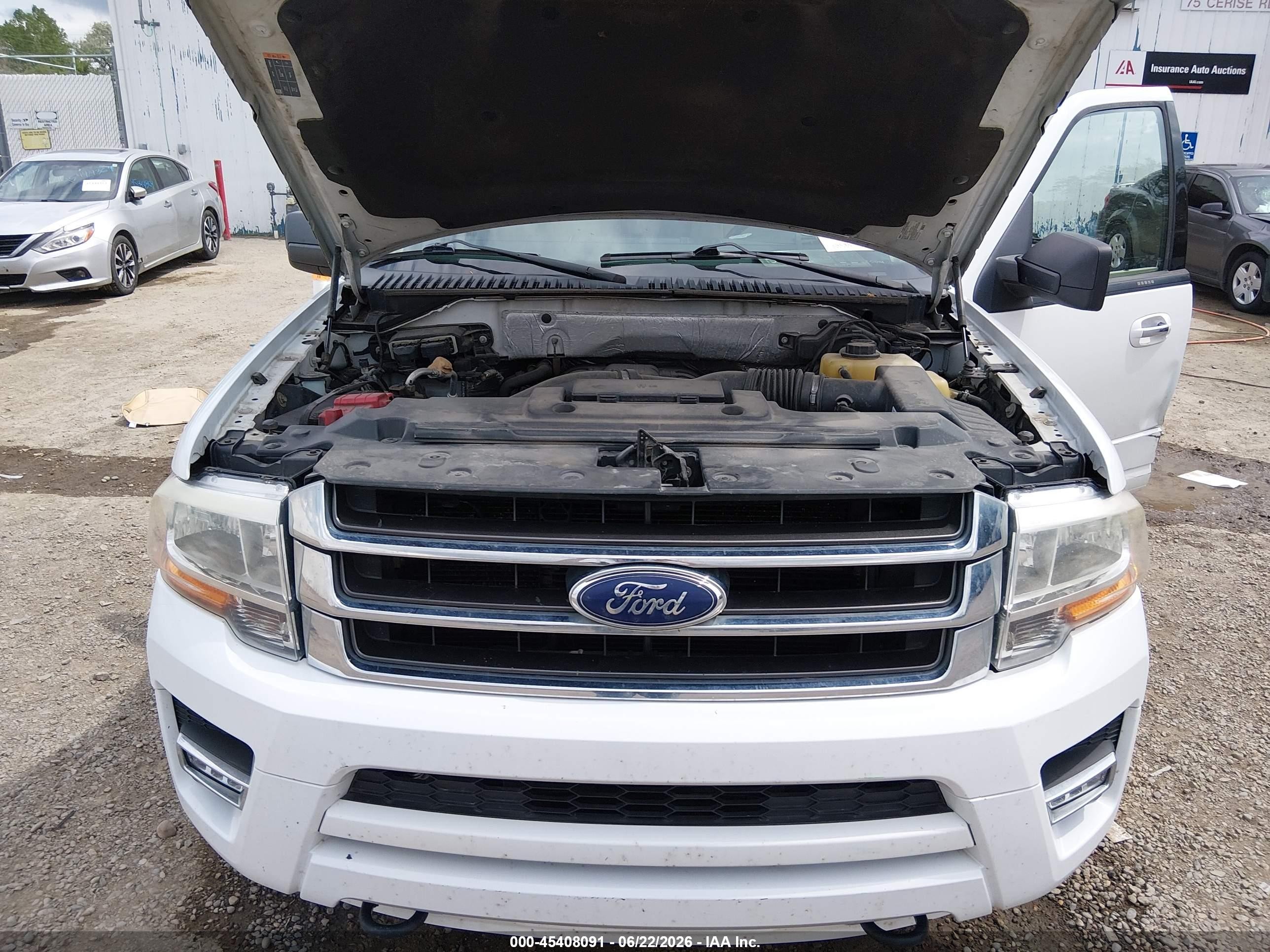 2015 Ford Expedition El Xlt White vin: 1FMJK1JT1FEF15416