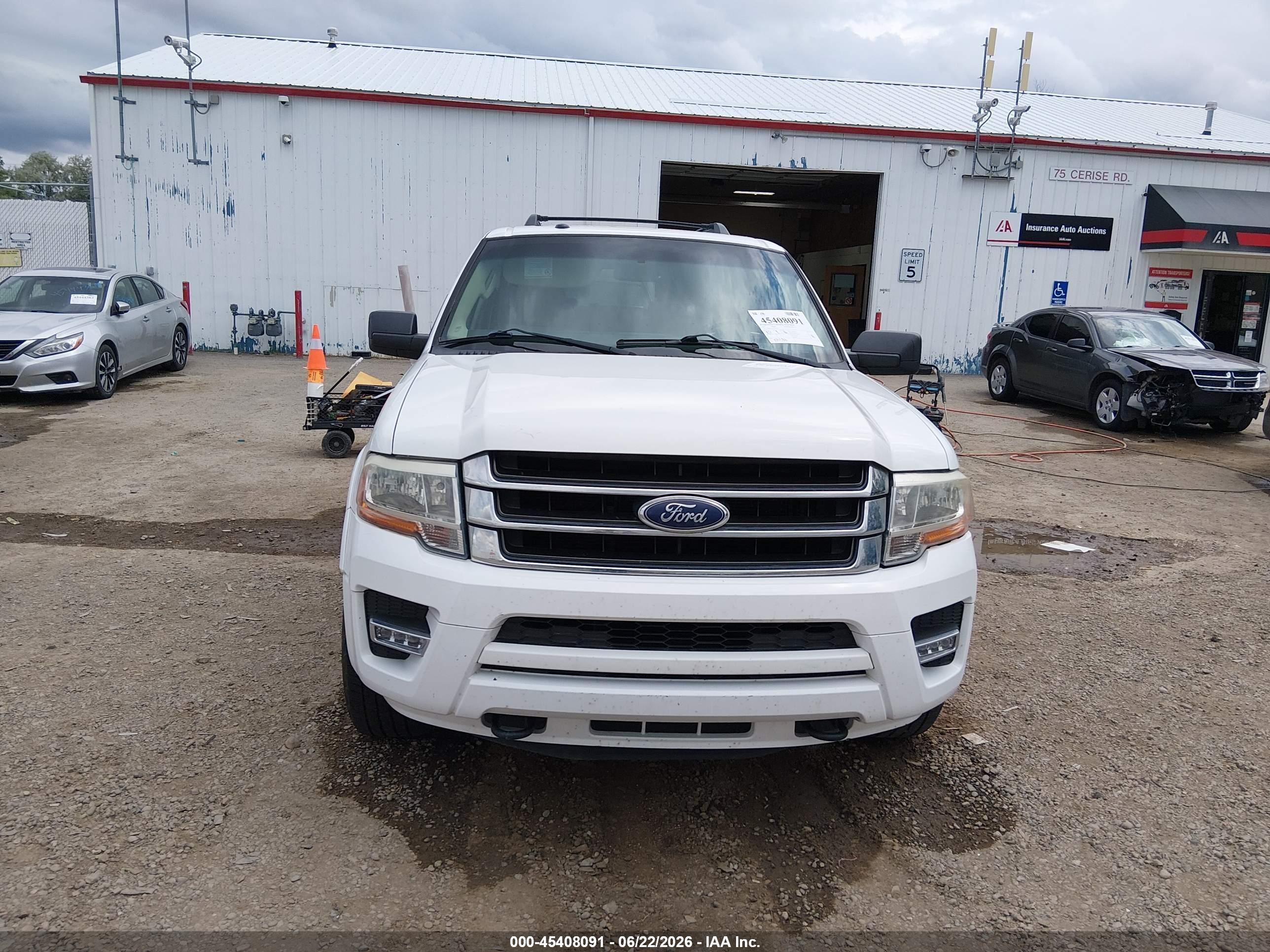 2015 Ford Expedition El Xlt White vin: 1FMJK1JT1FEF15416