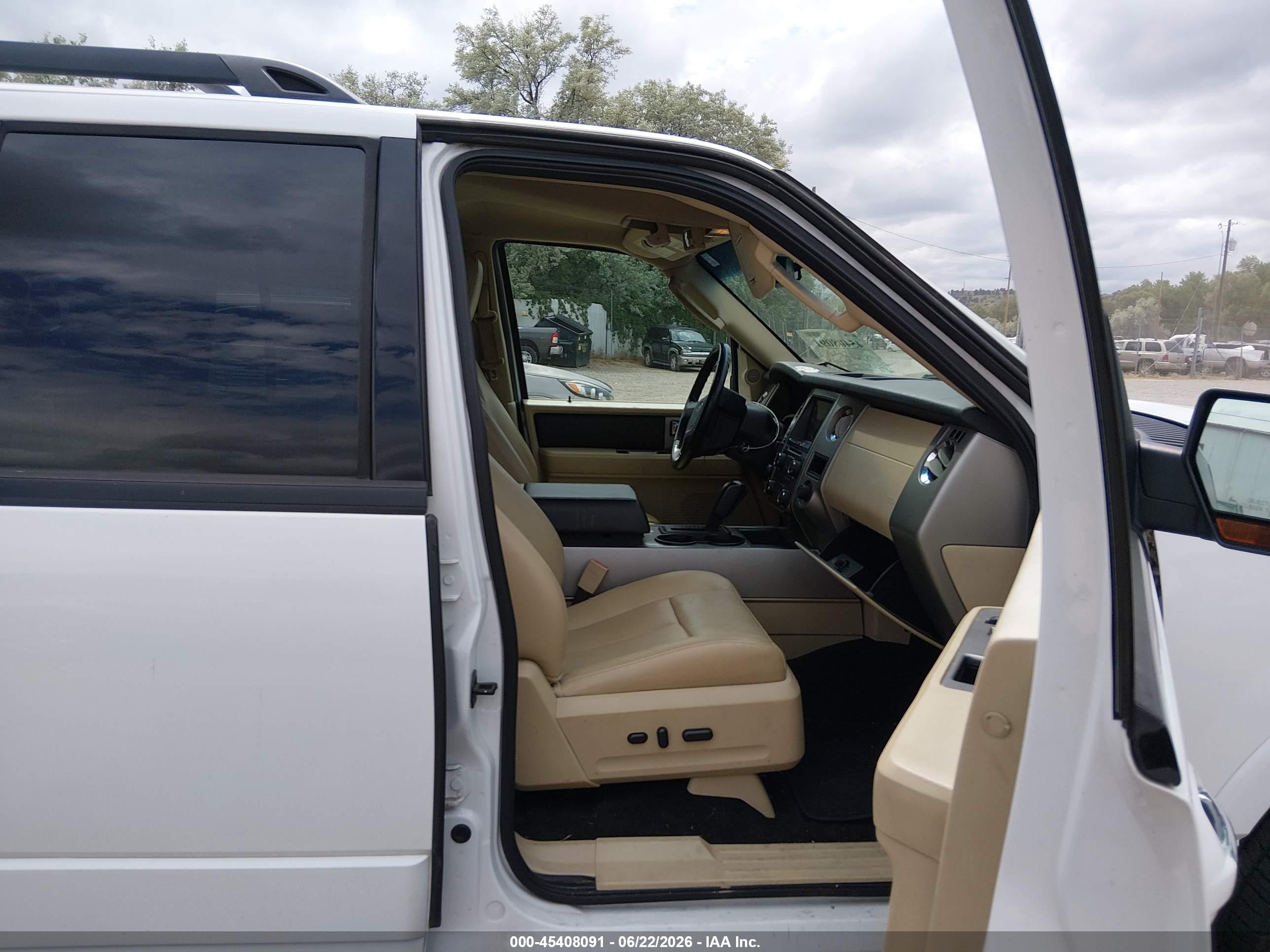 2015 Ford Expedition El Xlt White vin: 1FMJK1JT1FEF15416