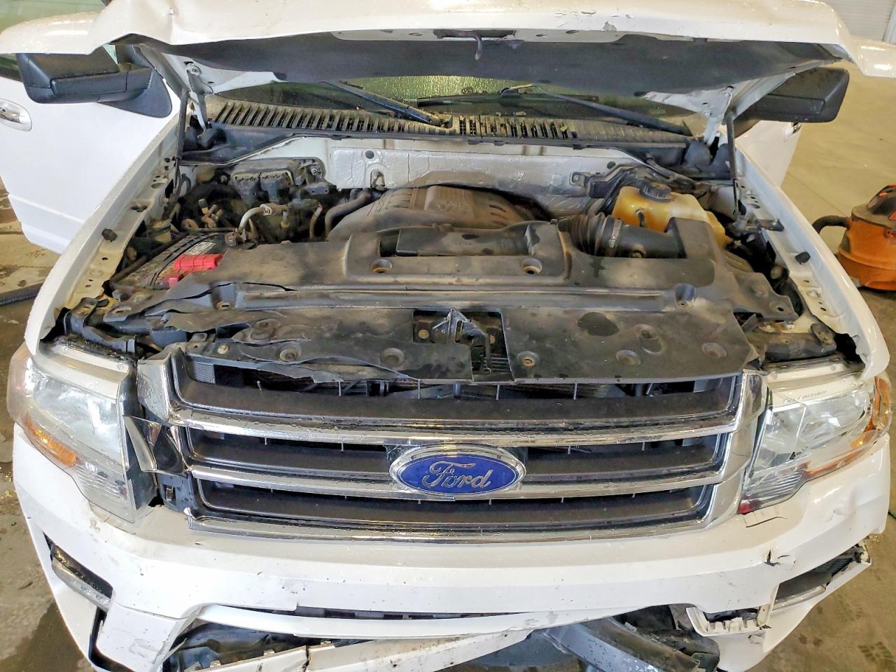 2015 Ford Expedition El Xlt White vin: 1FMJK1JT3FEF38549
