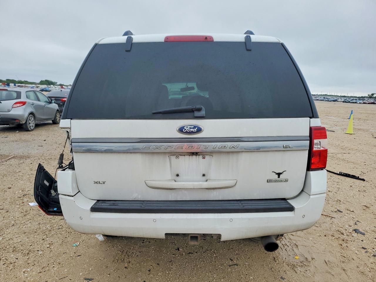 2015 Ford Expedition El Xlt White vin: 1FMJK1JT6FEF14746