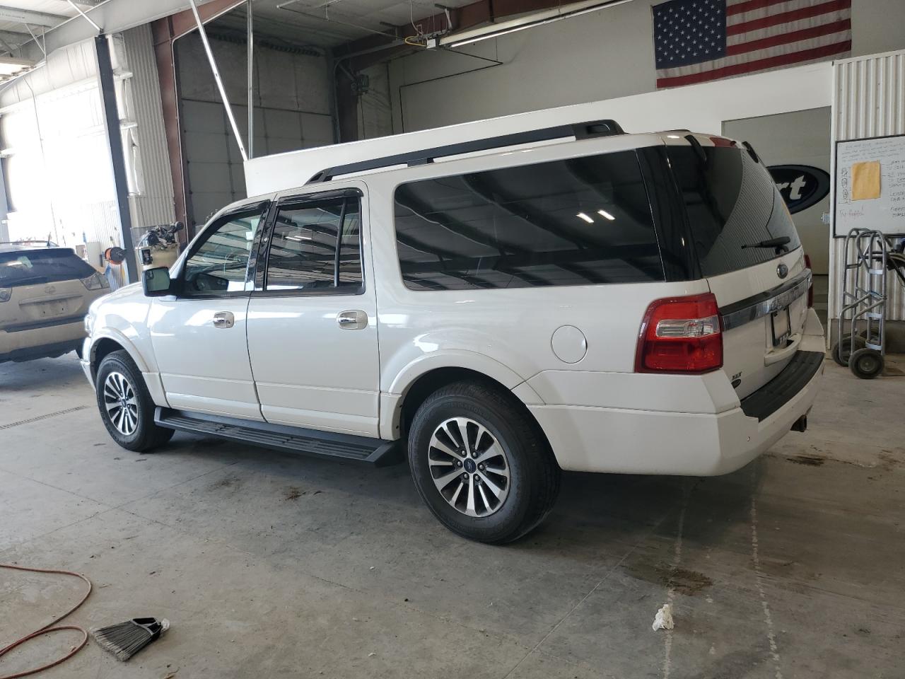 2017 Ford Expedition El Xlt White vin: 1FMJK1JT7HEA28580