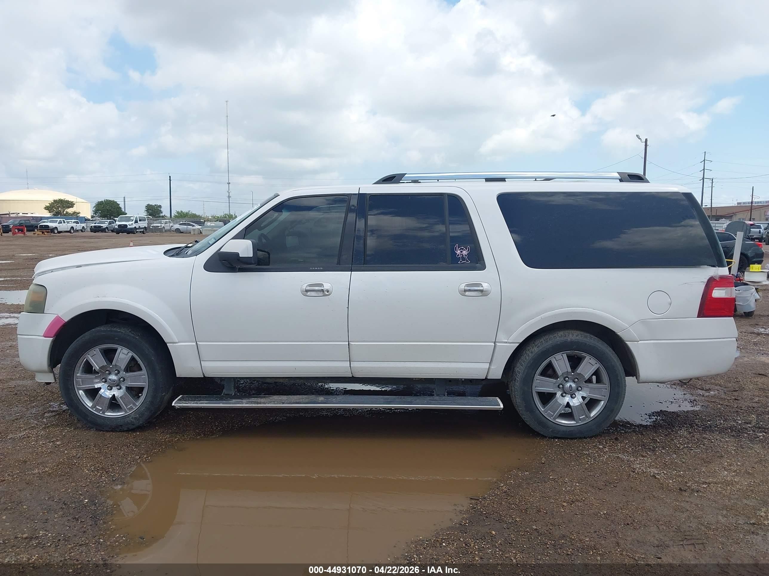 2010 Ford Expedition El Limited White vin: 1FMJK1K56AEB65824