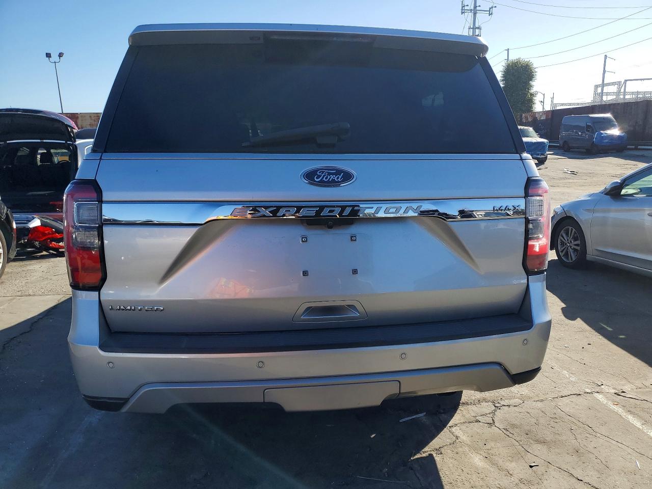 2018 Ford Expedition Max Limited Silver vin: 1FMJK1KT2JEA25087