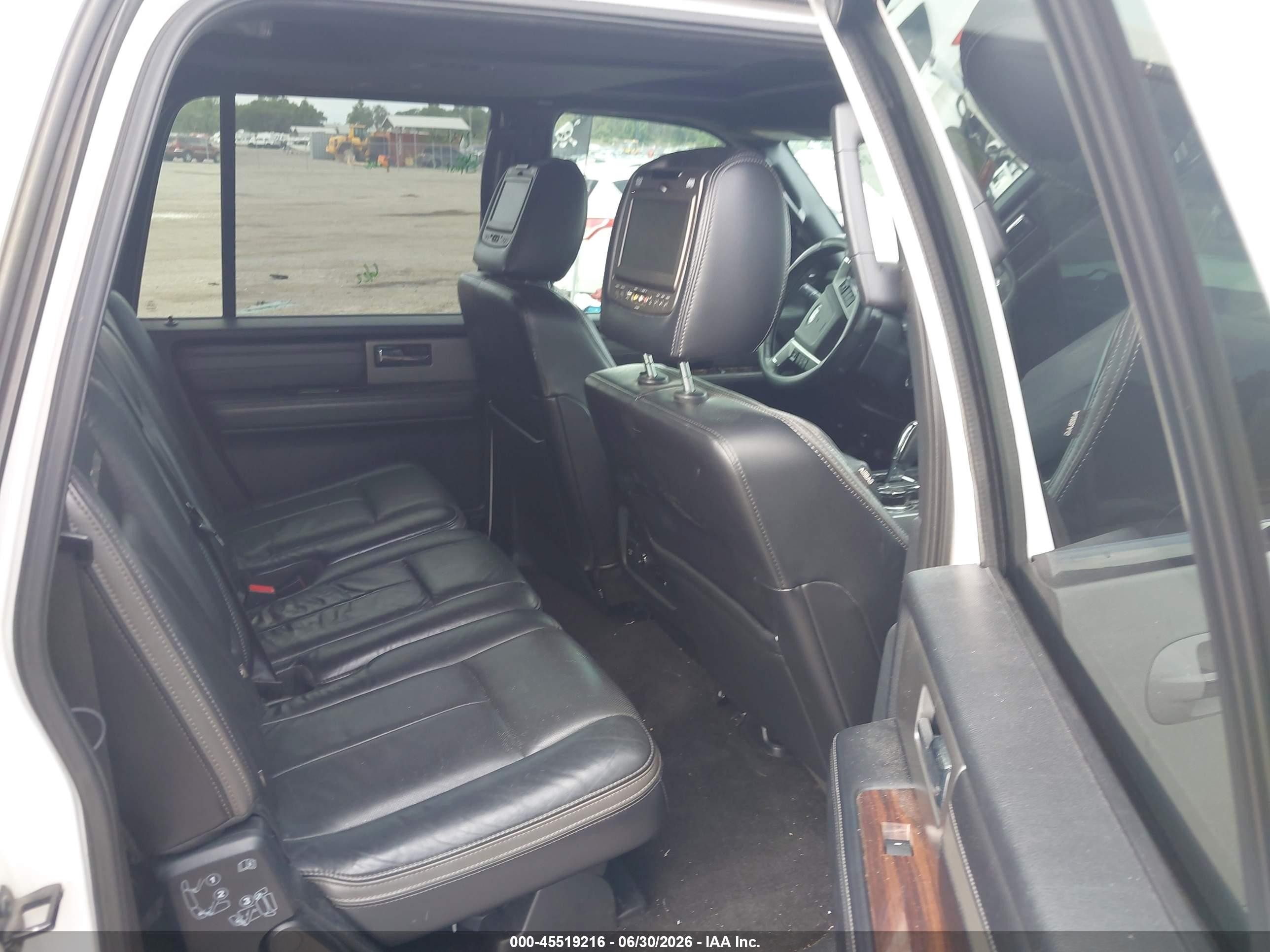 2015 Ford Expedition El Platinum White vin: 1FMJK1LT7FEF31505