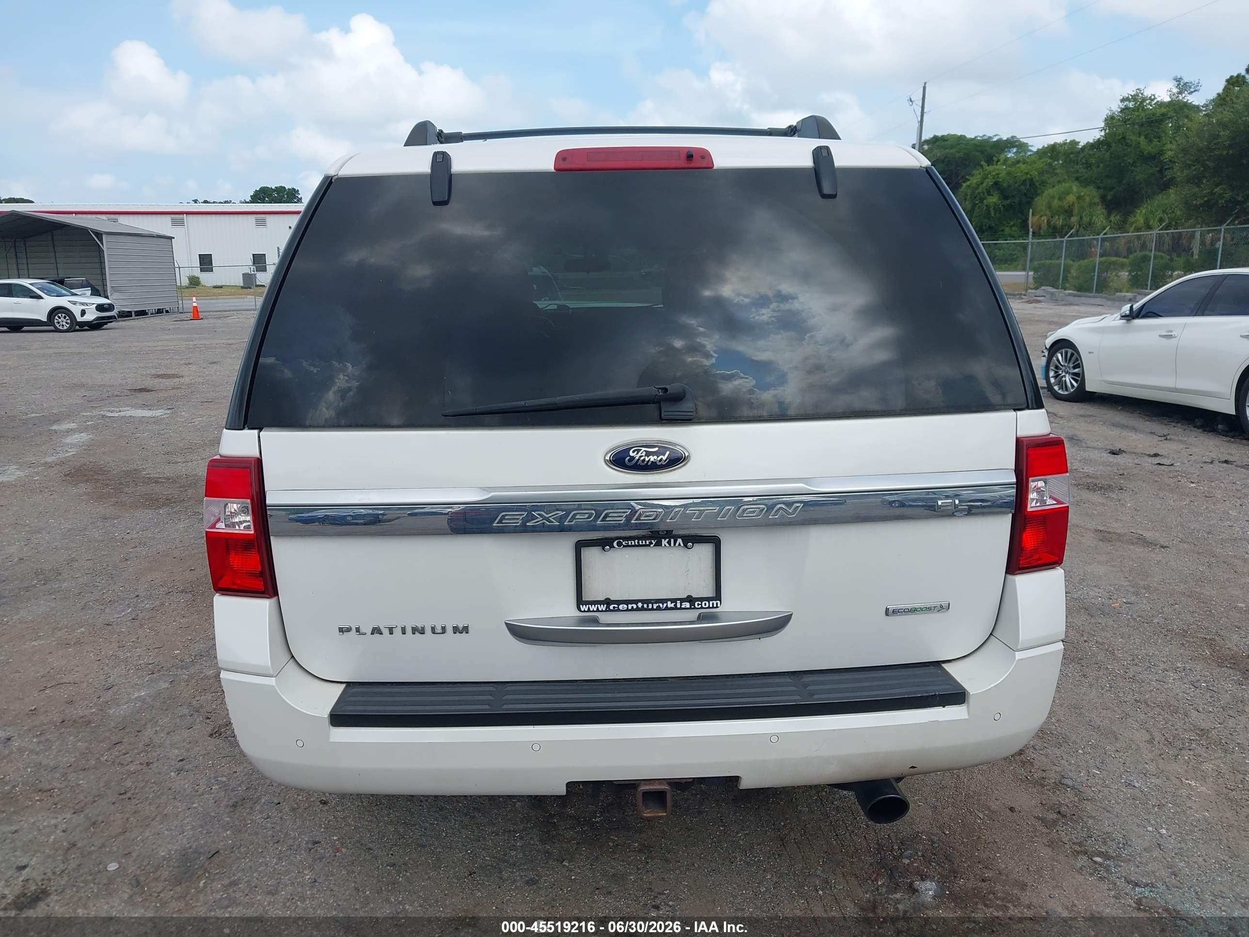 2015 Ford Expedition El Platinum White vin: 1FMJK1LT7FEF31505