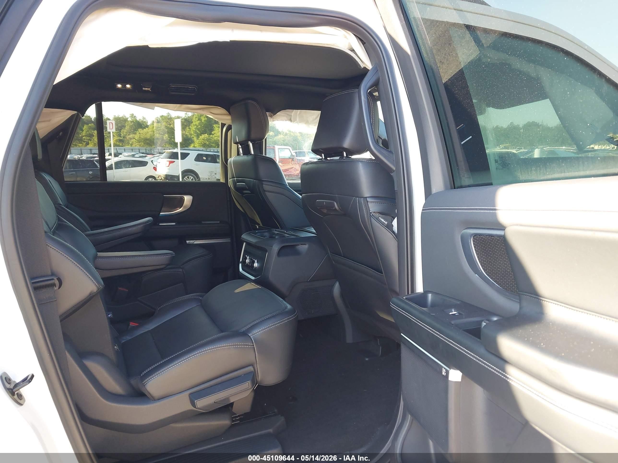 2025 Ford Expedition Platinum Max White vin: 1FMJK1M86SEA73427