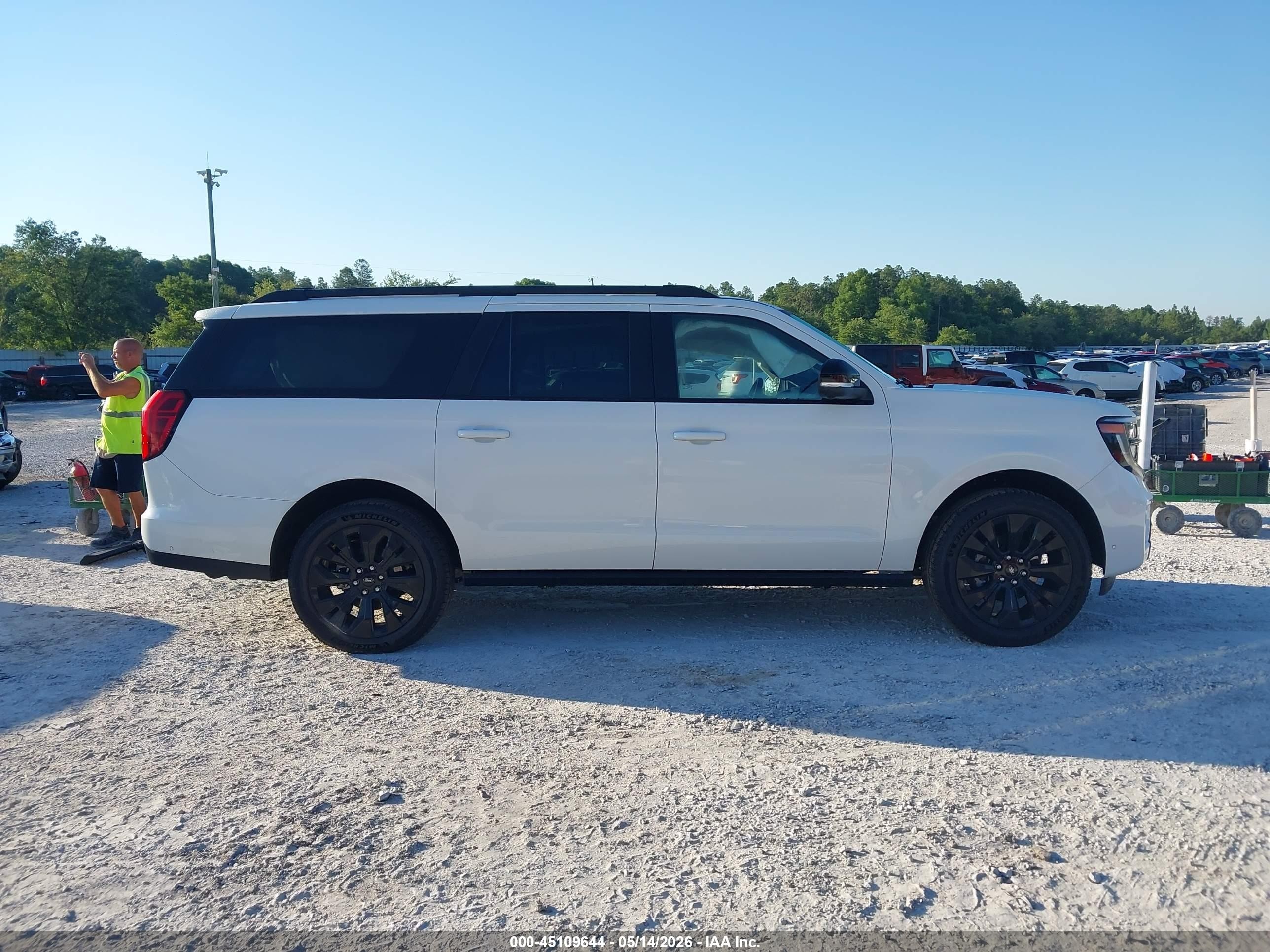 2025 Ford Expedition Platinum Max White vin: 1FMJK1M86SEA73427