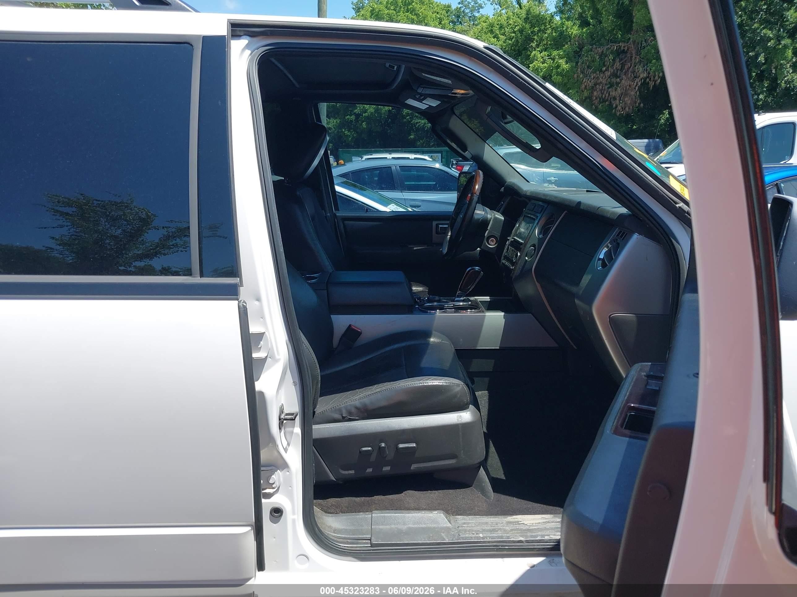 2010 Ford Expedition El Limited White vin: 1FMJK2A52AEB68338