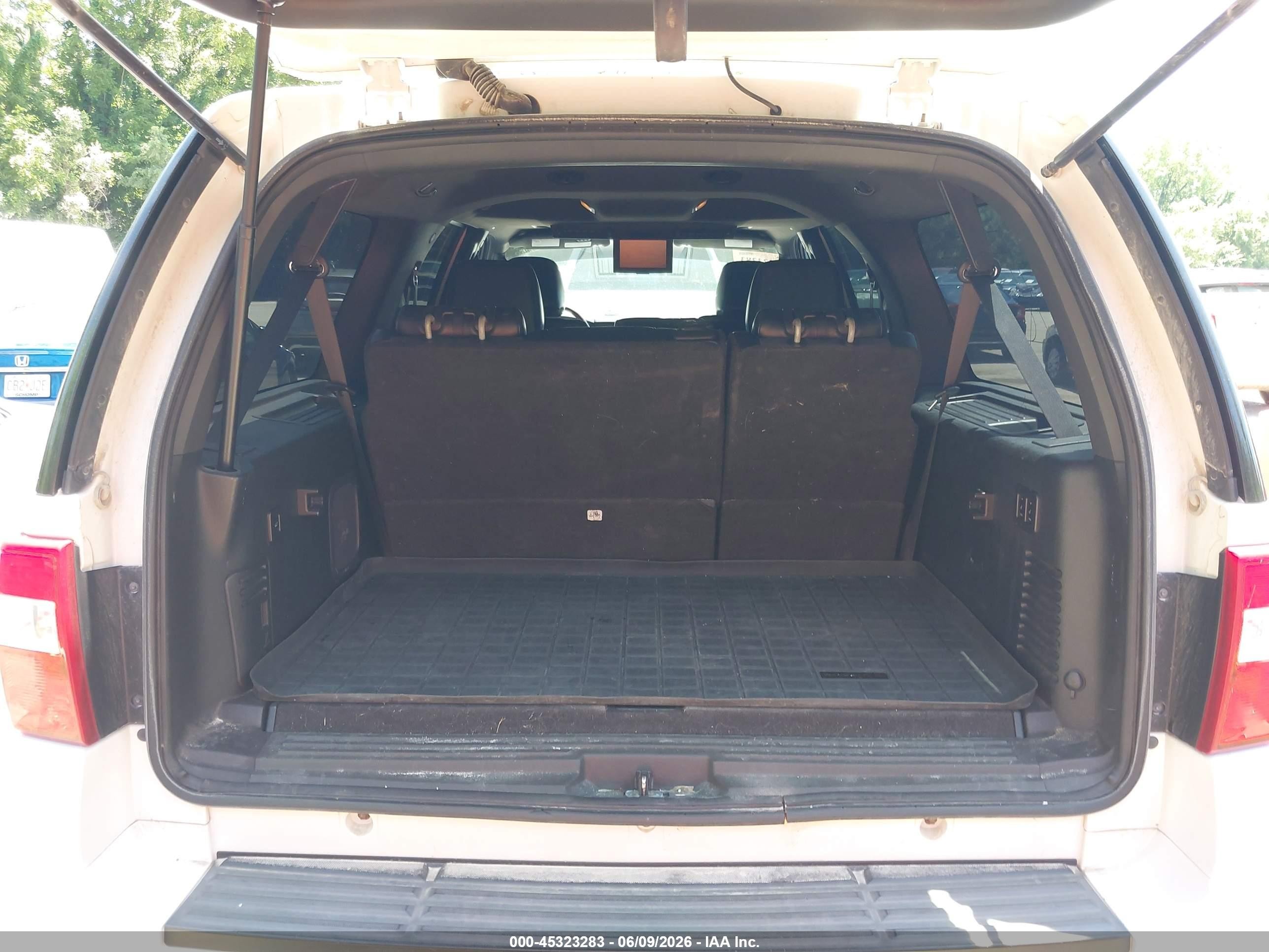 2010 Ford Expedition El Limited White vin: 1FMJK2A52AEB68338