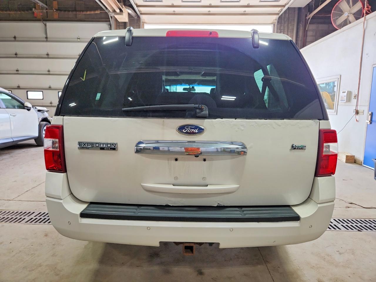 2011 Ford Expedition El Limited Белый vin: 1FMJK2A55BEF04369