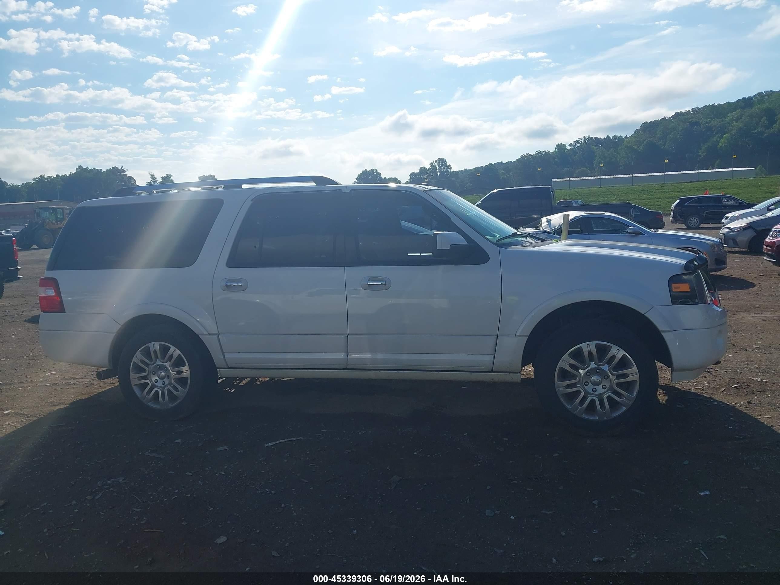 2011 Ford Expedition El Limited White vin: 1FMJK2A55BEF57637