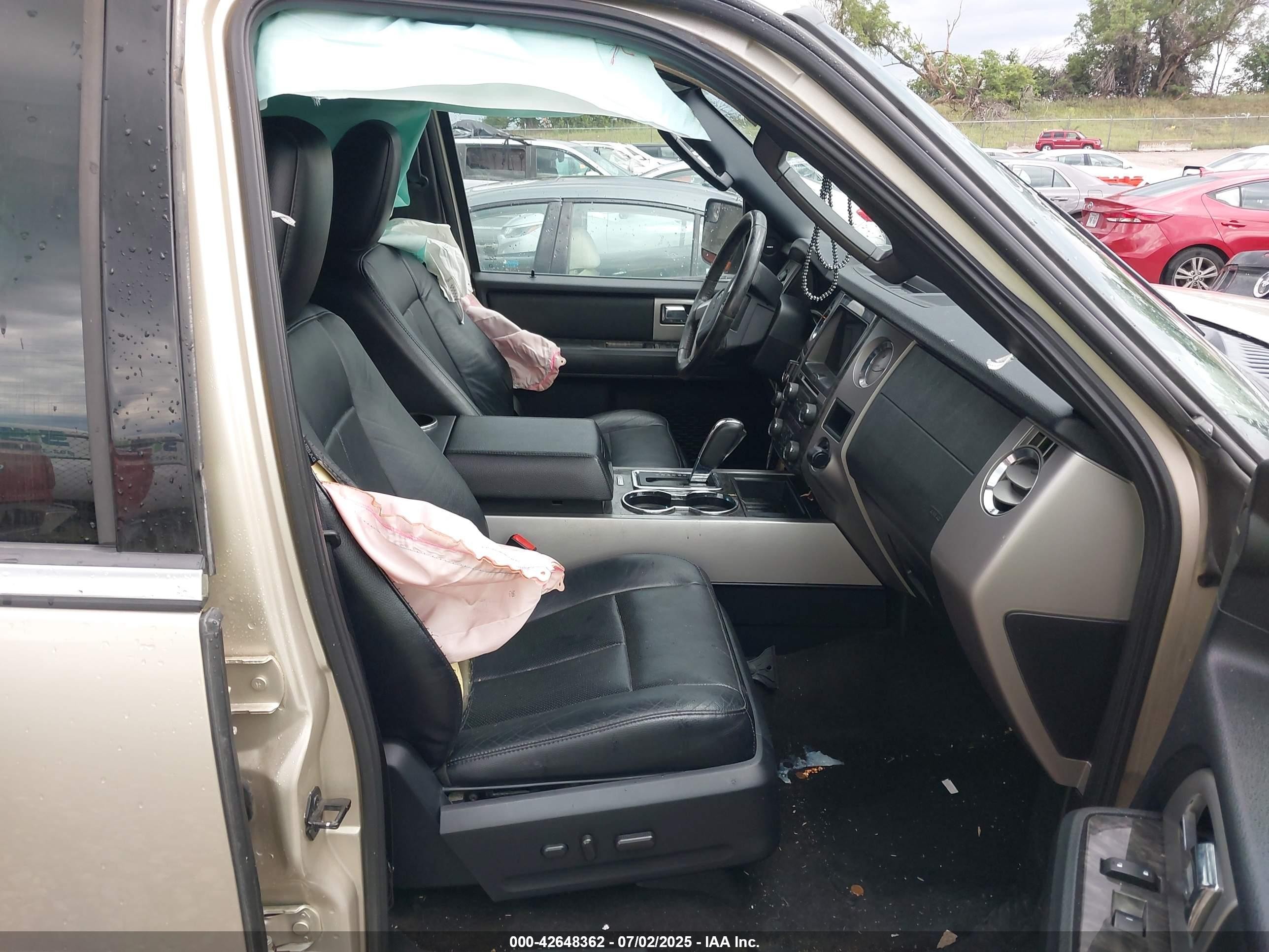 2017 Ford Expedition Max Limited Gold vin: 1FMJK2AT7HEA64095