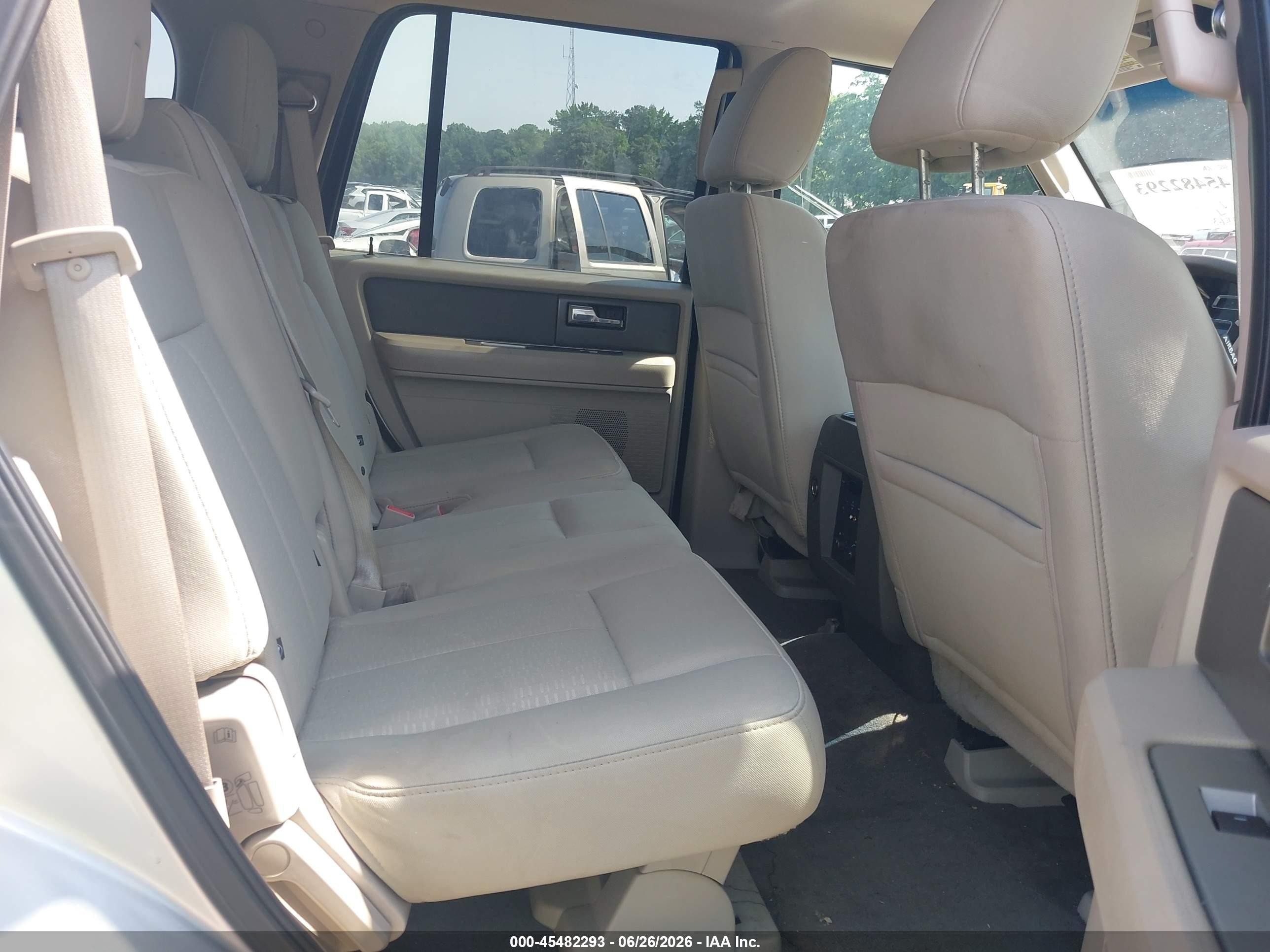 2012 Ford Expedition Xl Silver vin: 1FMJU1F51CEF65071
