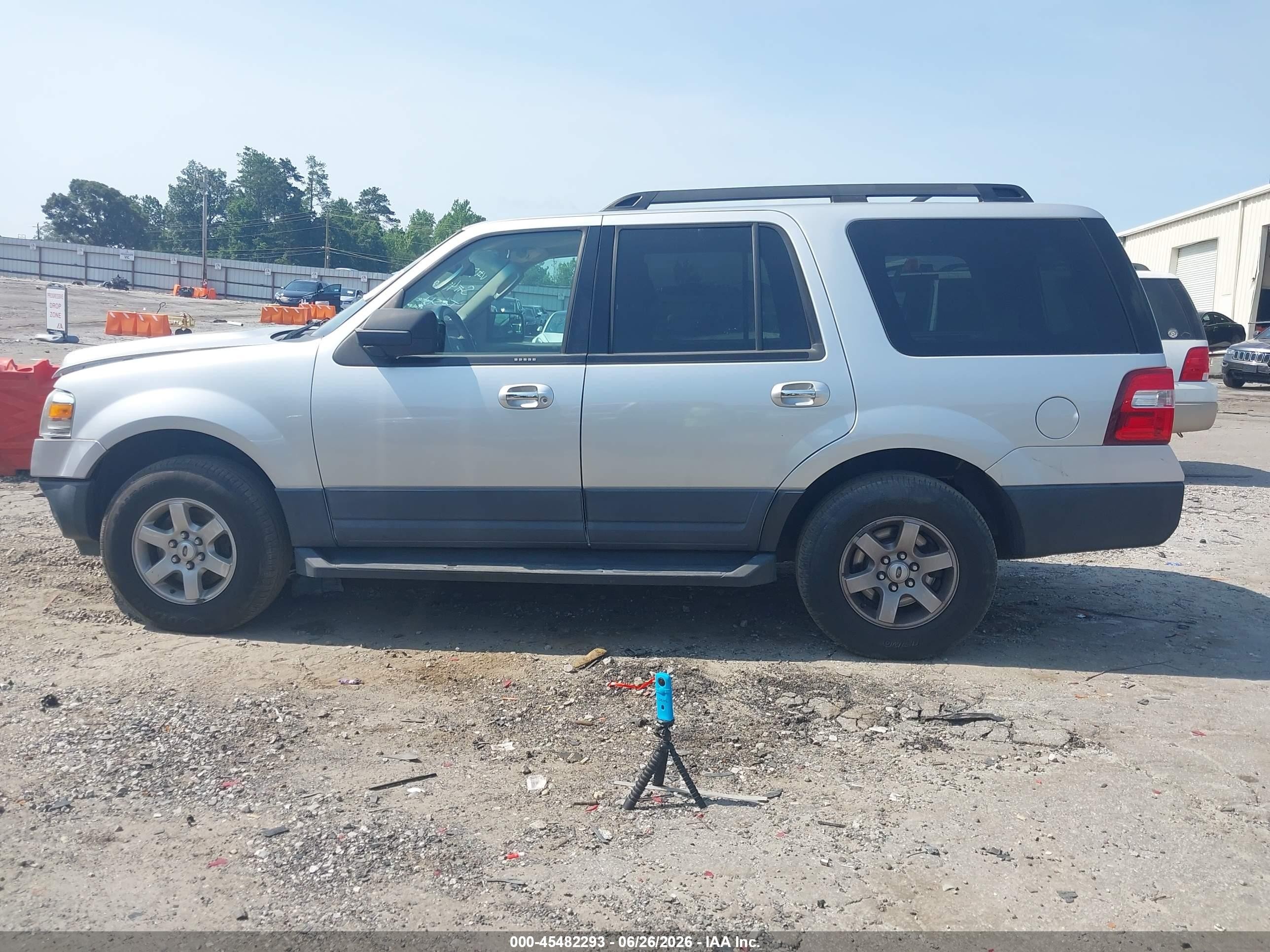 2012 Ford Expedition Xl Silver vin: 1FMJU1F51CEF65071