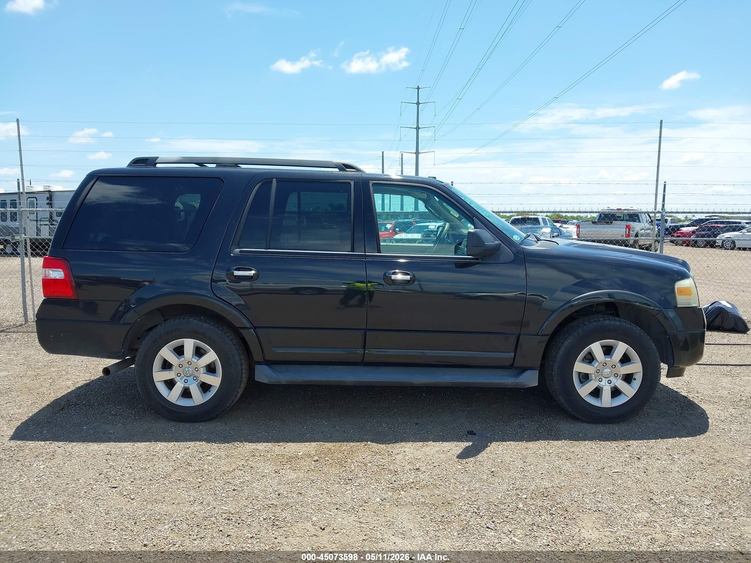 2010 Ford Expedition Xlt Black vin: 1FMJU1F57AEB53699