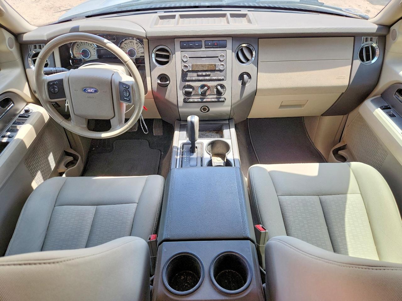 2010 Ford Expedition Xlt Silver vin: 1FMJU1F57AEB70504