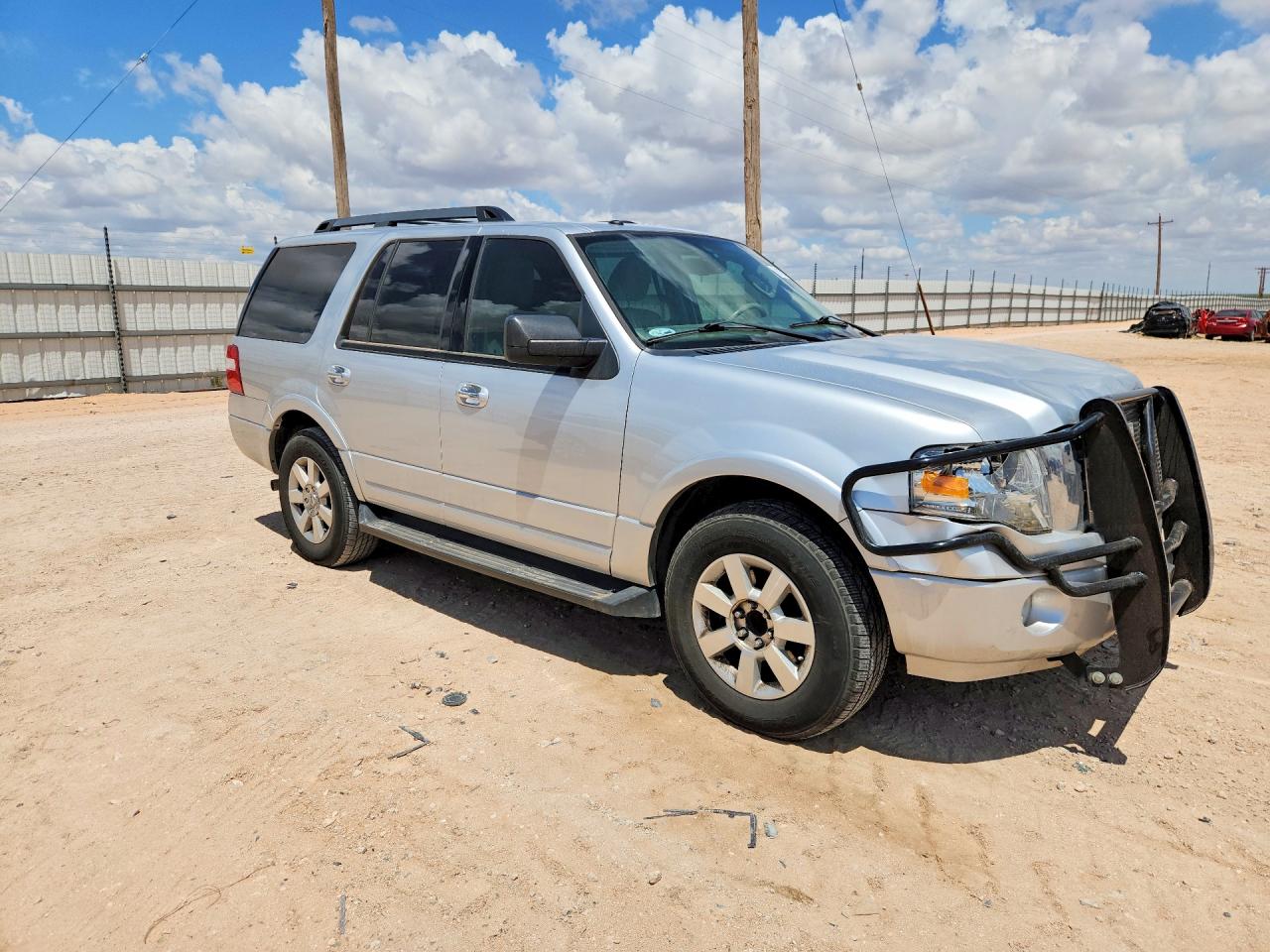 2010 Ford Expedition Xlt Silver vin: 1FMJU1F57AEB70504