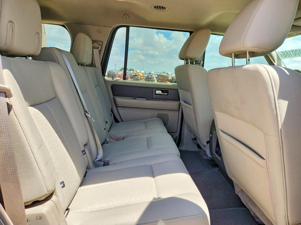 2010 Ford Expedition Xlt Silver vin: 1FMJU1F57AEB70504