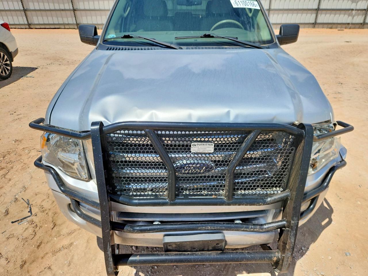 2010 Ford Expedition Xlt Silver vin: 1FMJU1F57AEB70504