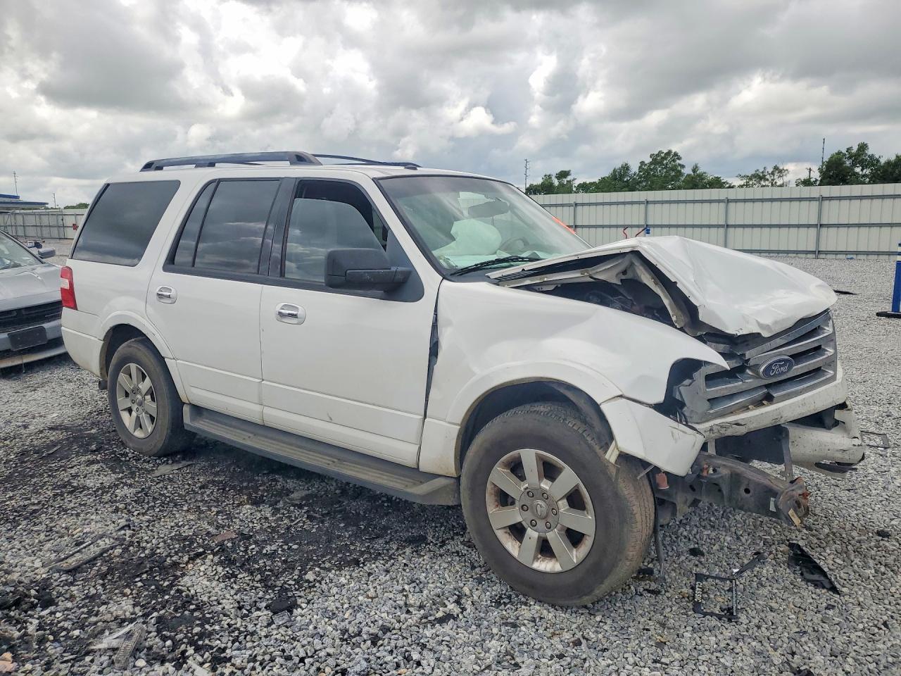 2010 Ford Expedition White vin: 1FMJU1F59AEA34164