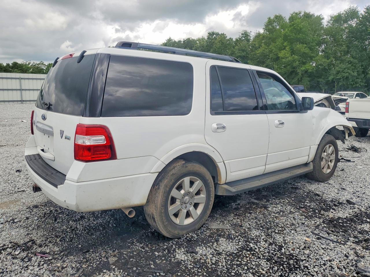 2010 Ford Expedition White vin: 1FMJU1F59AEA34164