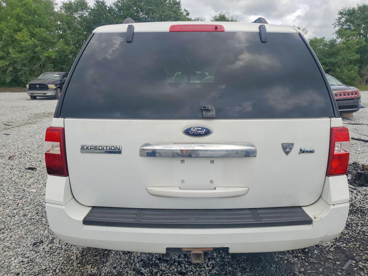 2010 Ford Expedition White vin: 1FMJU1F59AEA34164