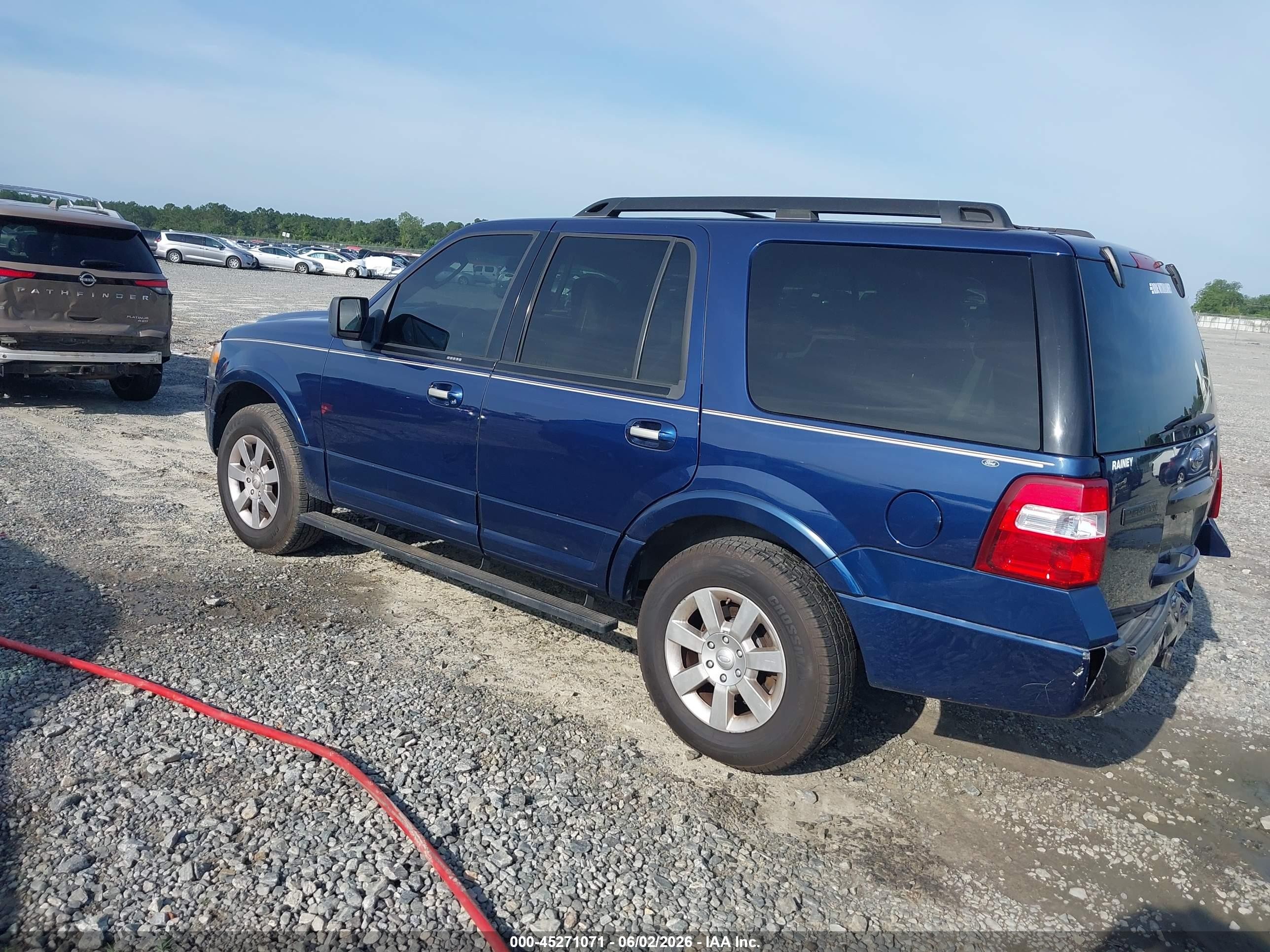 2010 Ford Expedition Xlt Синий vin: 1FMJU1F59AEA64278