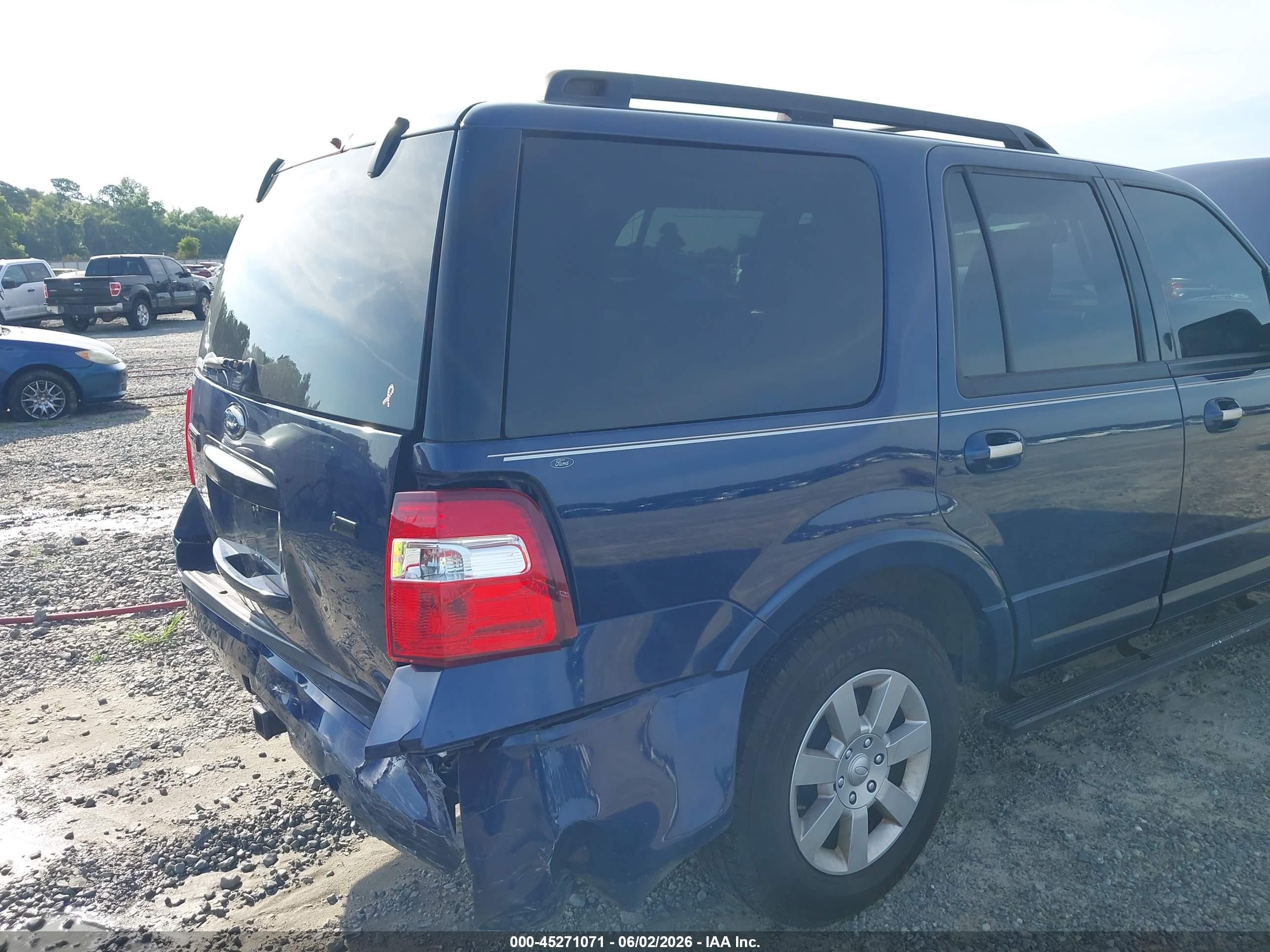 2010 Ford Expedition Xlt Синий vin: 1FMJU1F59AEA64278