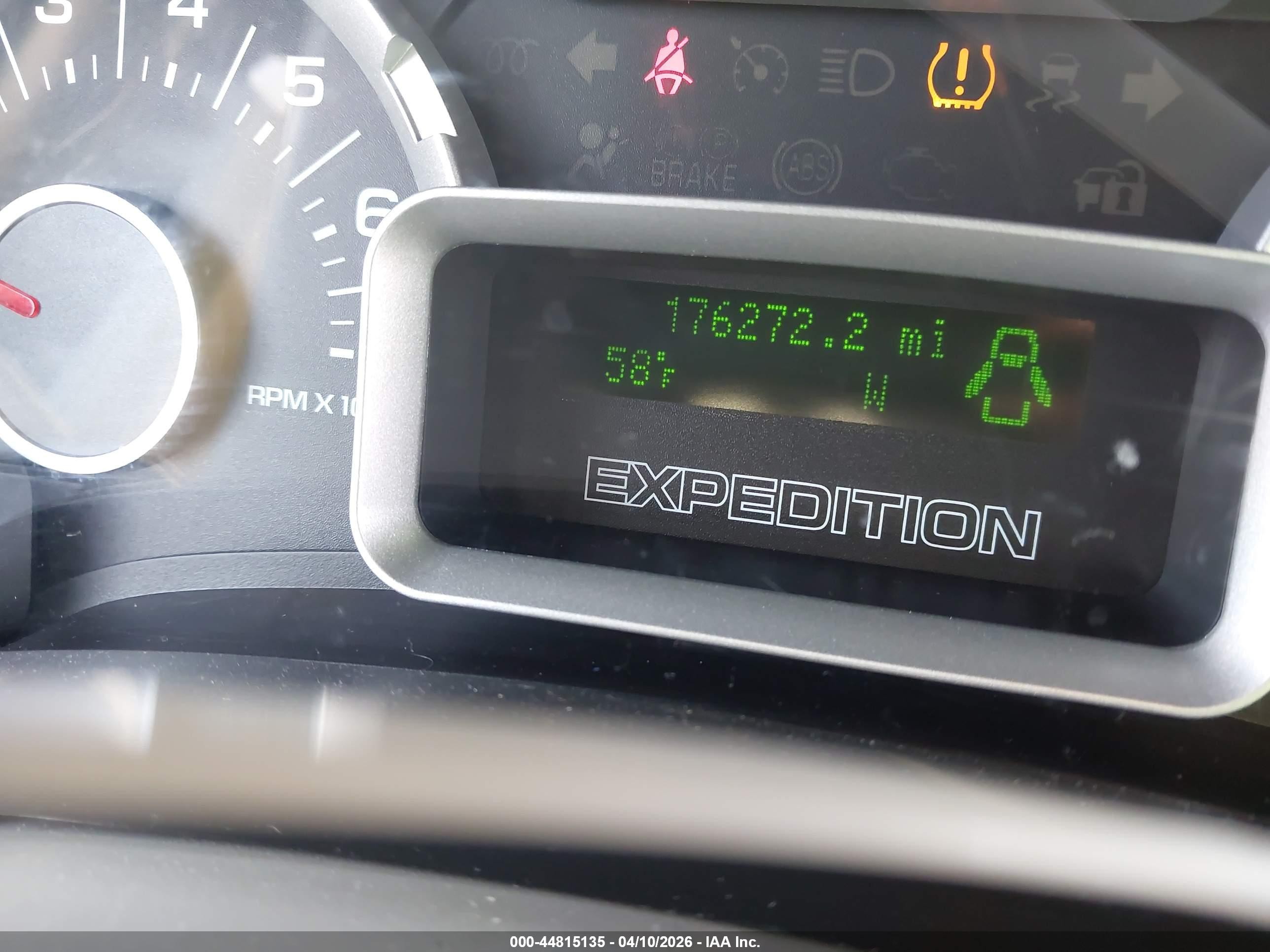 2010 Ford Expedition Xlt Silver vin: 1FMJU1G50AEB58905