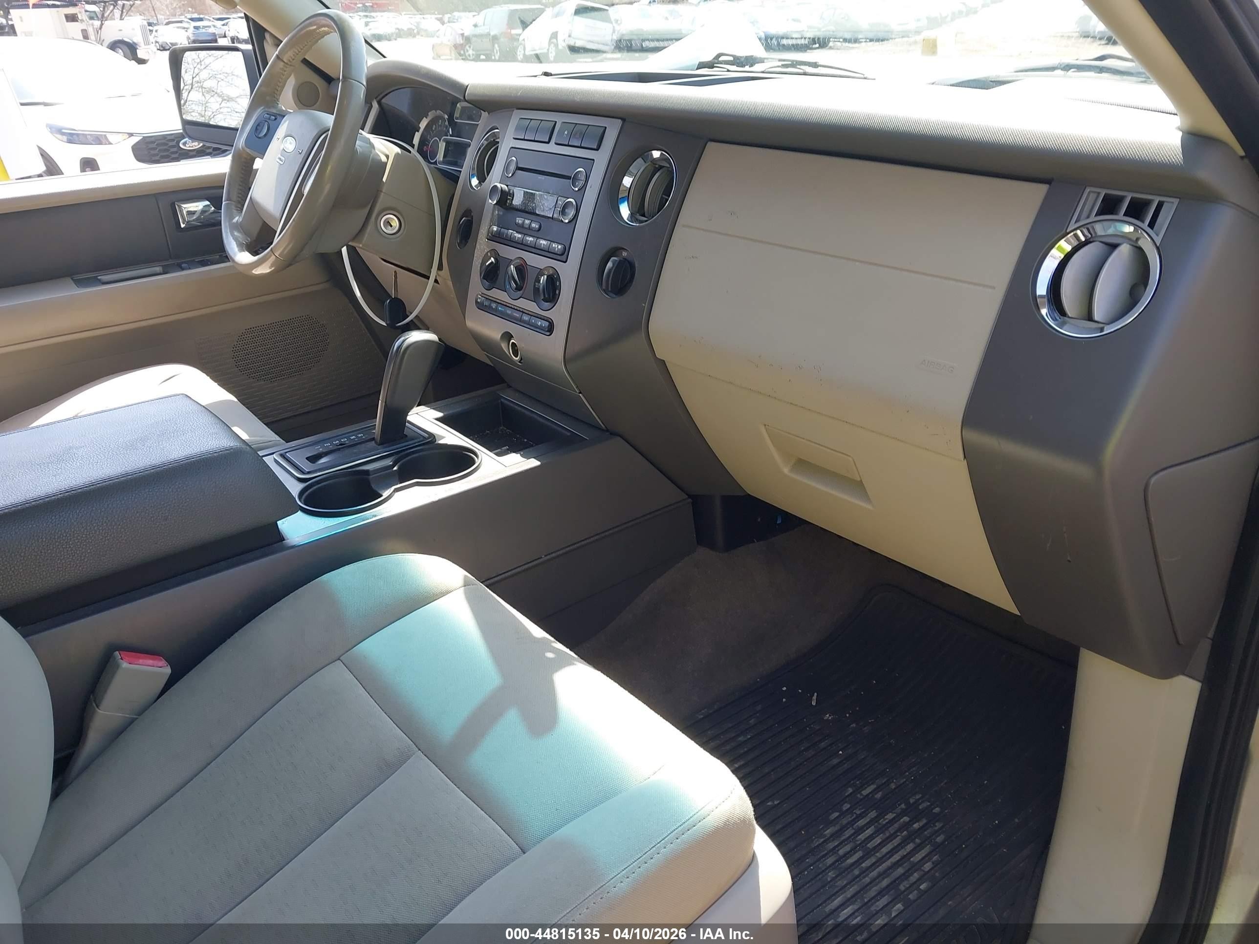 2010 Ford Expedition Xlt Silver vin: 1FMJU1G50AEB58905