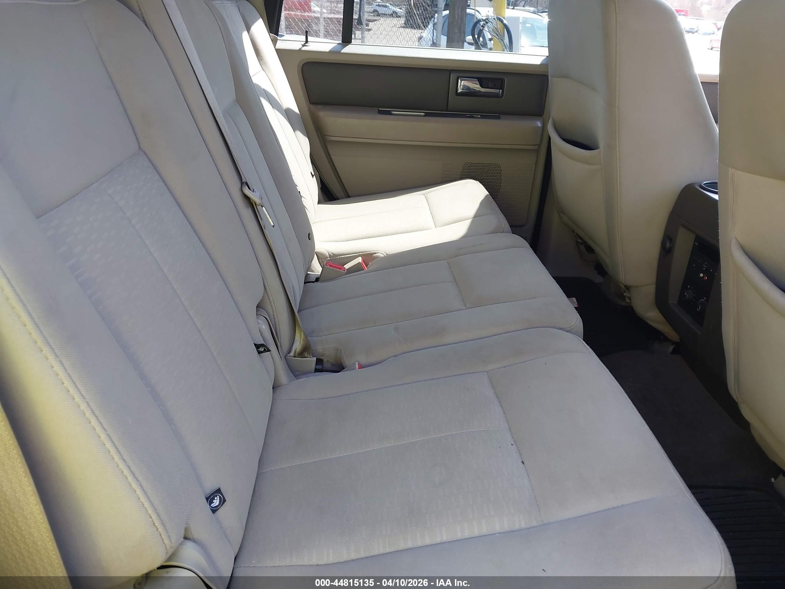 2010 Ford Expedition Xlt Silver vin: 1FMJU1G50AEB58905