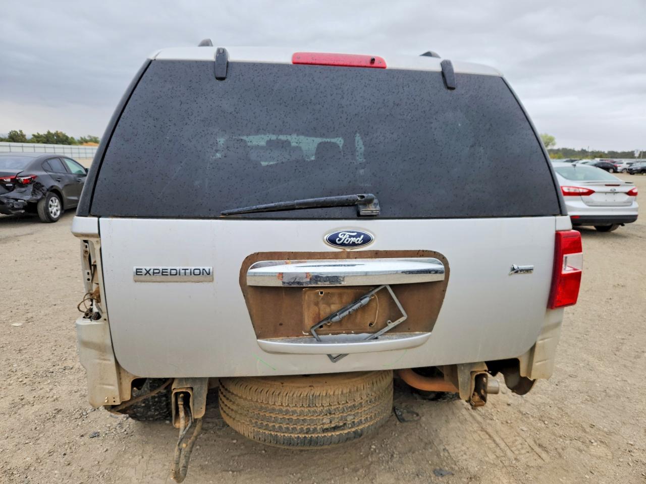 2012 Ford Expedition Xl Silver vin: 1FMJU1G50CEF46171