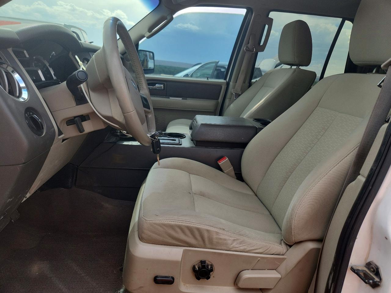 2013 Ford Expedition Xl White vin: 1FMJU1G52DEF49221
