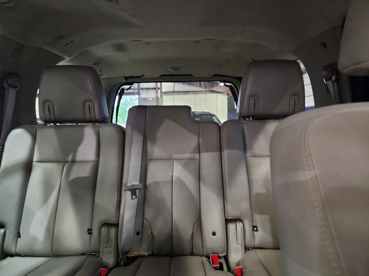 2012 Ford Expedition Xl Two Tone vin: 1FMJU1G54CEF47761