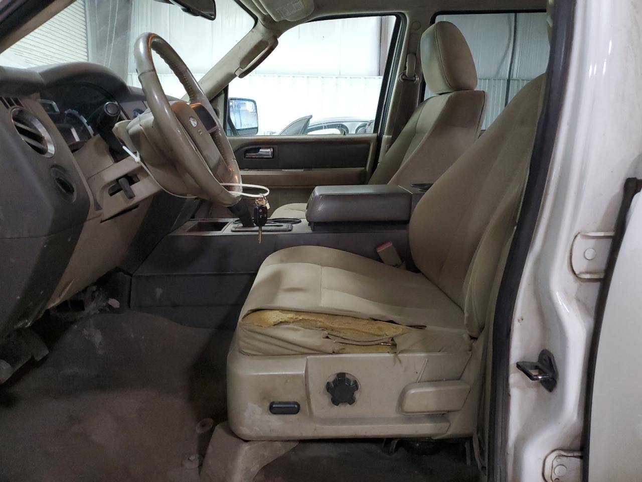 2012 Ford Expedition Xl White vin: 1FMJU1G55CEF29074 Damage: Left Front Seat Cushion, Torn, > 12 Inches