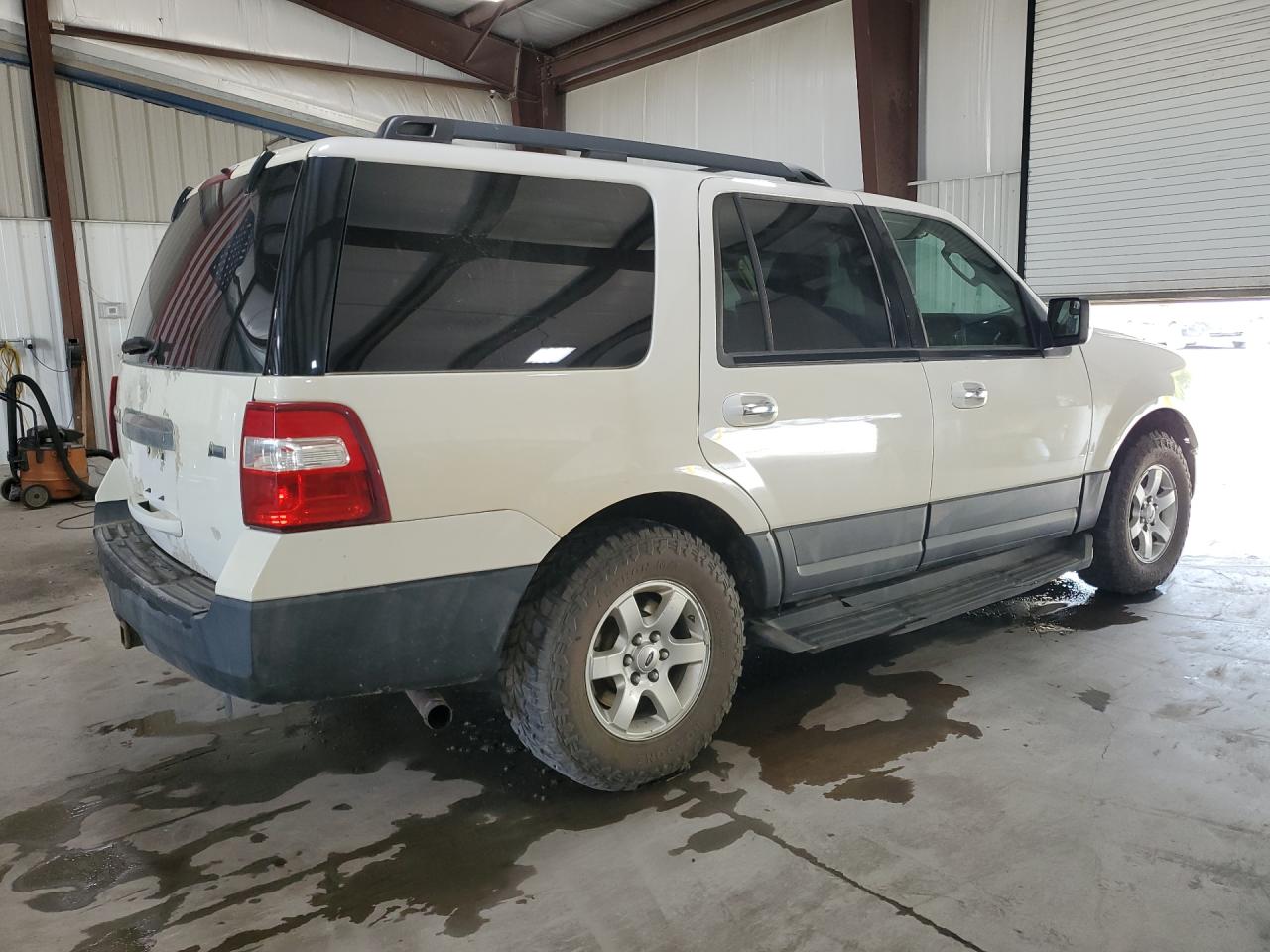 2012 Ford Expedition Xl White vin: 1FMJU1G55CEF29074 Damage: Right Running Board, Broken, Replacement Required
